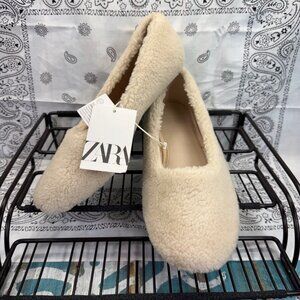 Zara Faux Fur Soft Ballet Flat Slippers Ecru White Sz.EU-37 US- 7
